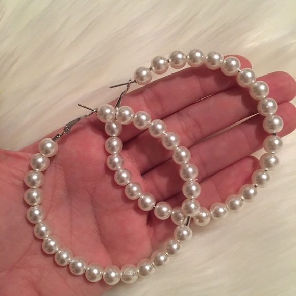 Jumbo Pearl Hoop Earrings - Picture 3 of 8